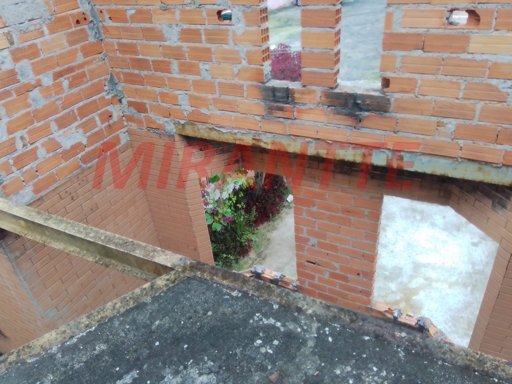 Terreno de 165m² em Parque Vitória