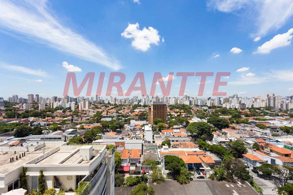 Cobertura com 2 quartos em Moema