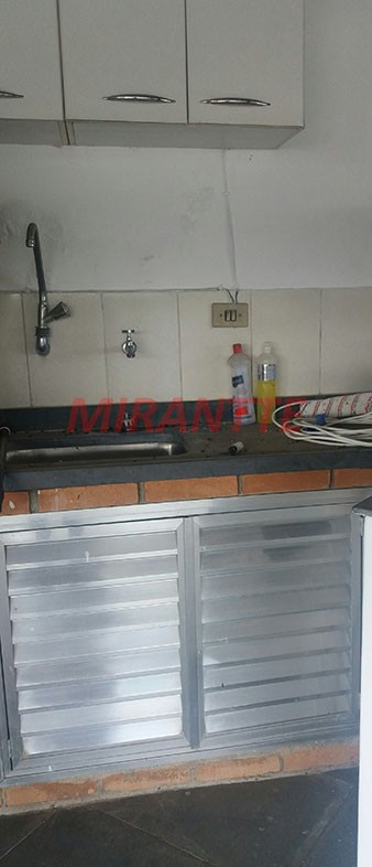 Sobrado de 216m² com 2 quartos em Horto Florestal