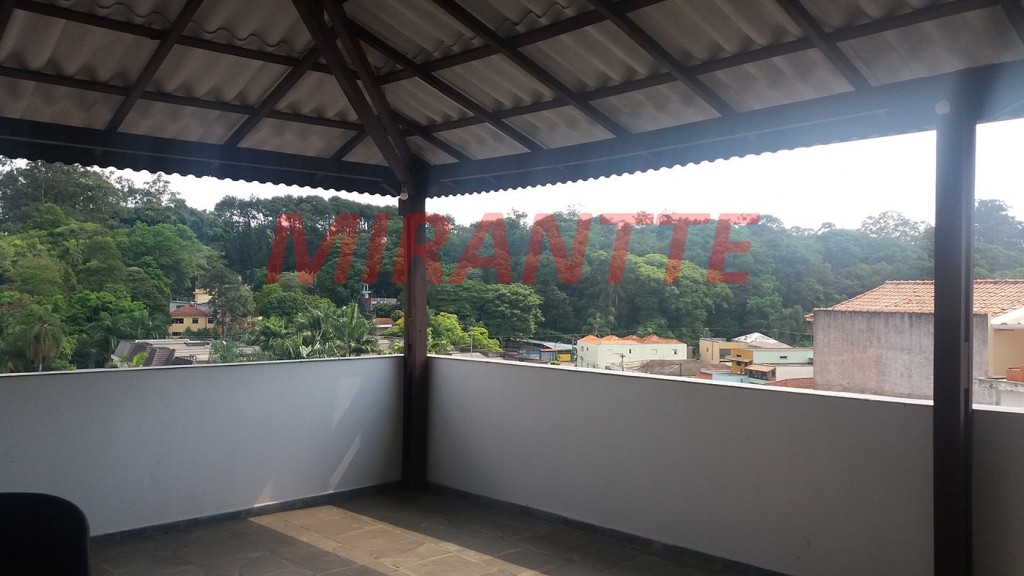 Sobrado de 216m² com 2 quartos em Horto Florestal