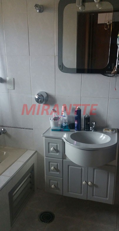 Sobrado de 216m² com 2 quartos em Horto Florestal