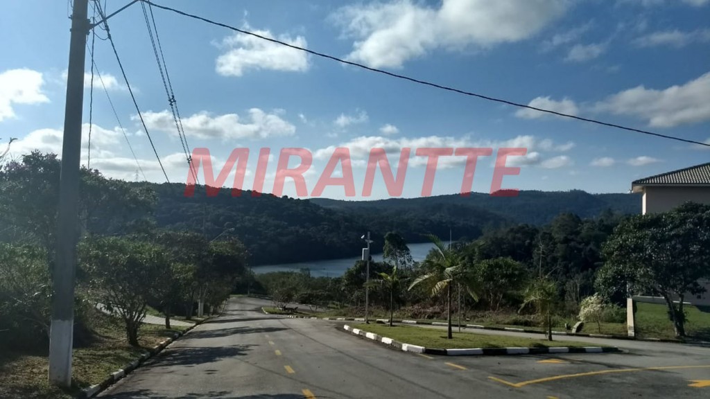 Terreno de 1.25m² em Serra Da Cantareira