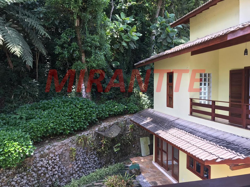 Sobrado de 250m² com 4 quartos em Serra Da Cantareira