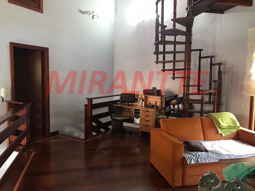 Sobrado de 250m² com 4 quartos em Serra Da Cantareira