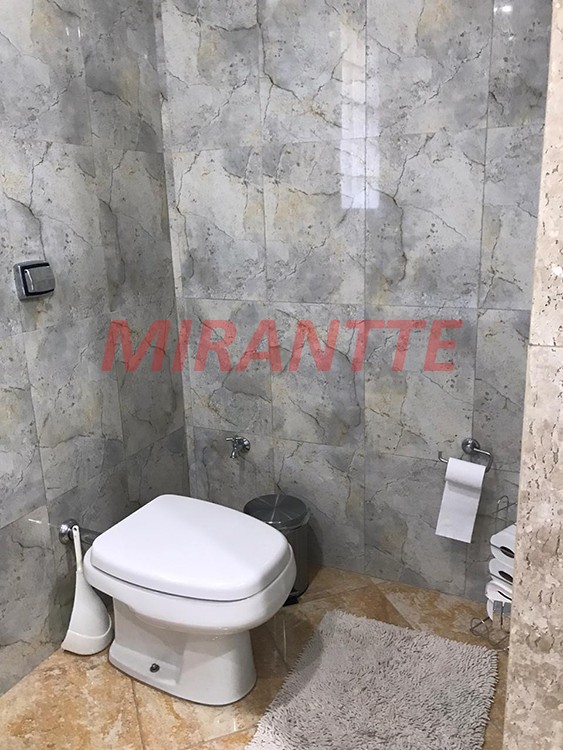 Sobrado de 250m² com 4 quartos em Serra Da Cantareira