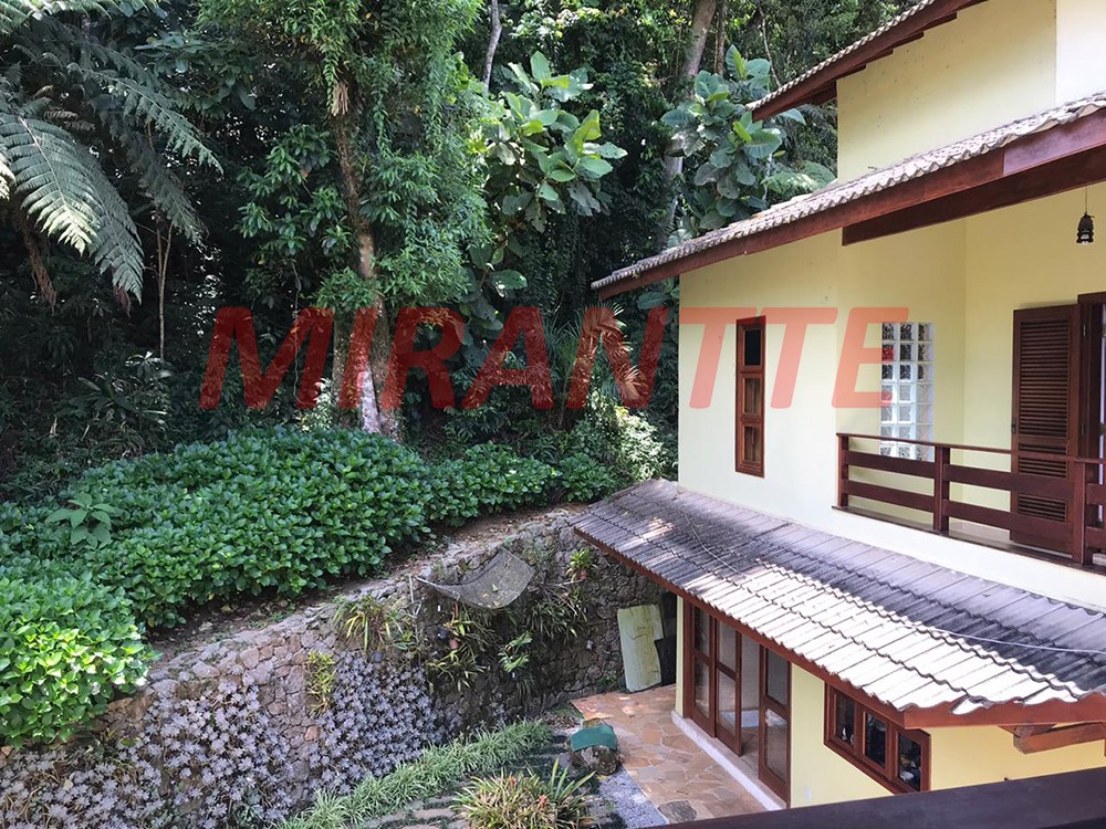 Sobrado de 250m² com 4 quartos em Serra Da Cantareira
