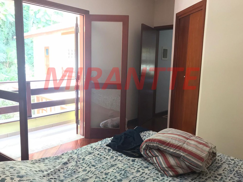Sobrado de 250m² com 4 quartos em Serra Da Cantareira