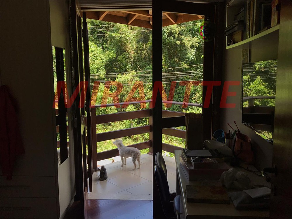 Sobrado de 250m² com 4 quartos em Serra Da Cantareira