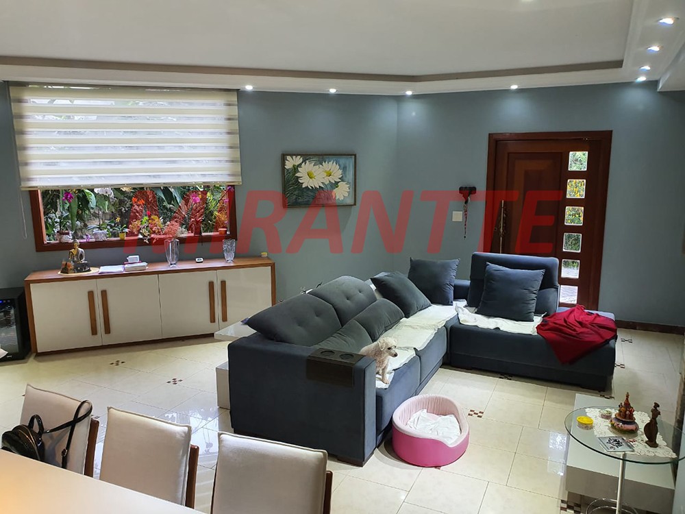 Sobrado de 250m² com 4 quartos em Serra Da Cantareira
