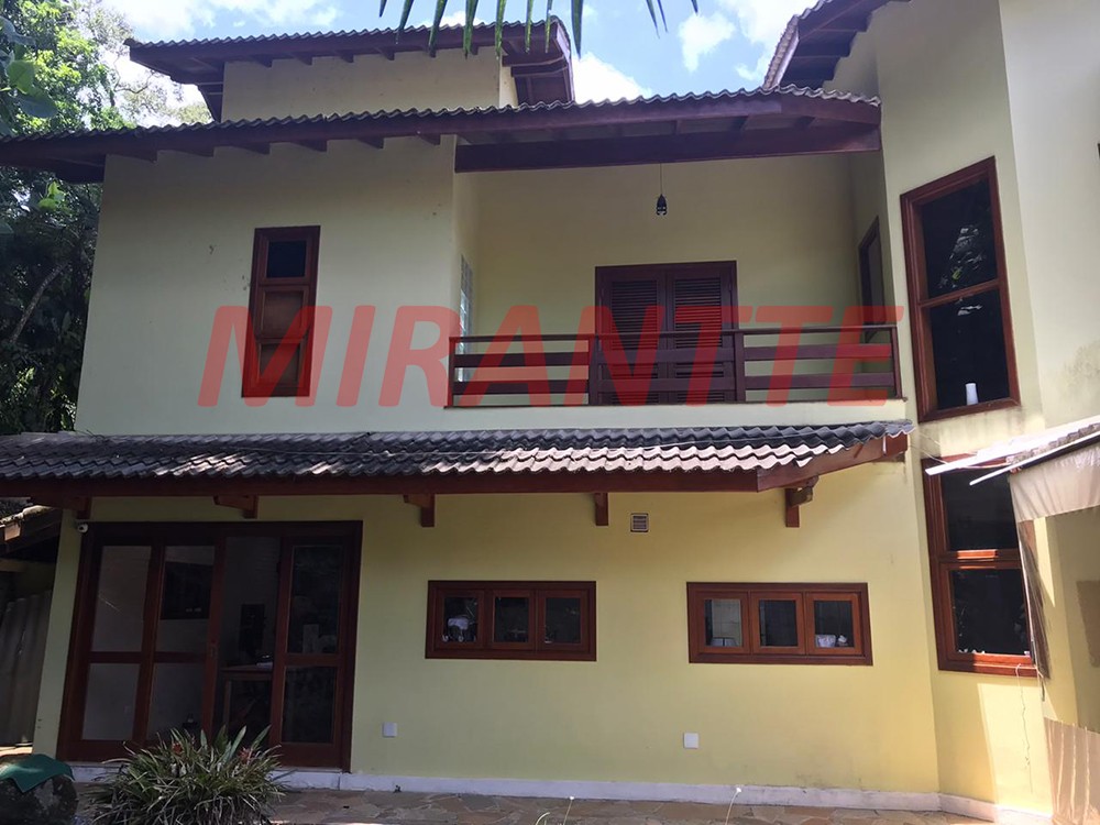 Sobrado de 250m² com 4 quartos em Serra Da Cantareira