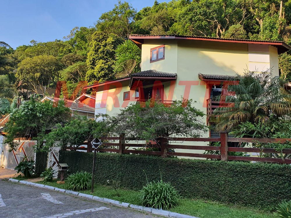 Sobrado de 250m² com 4 quartos em Serra Da Cantareira