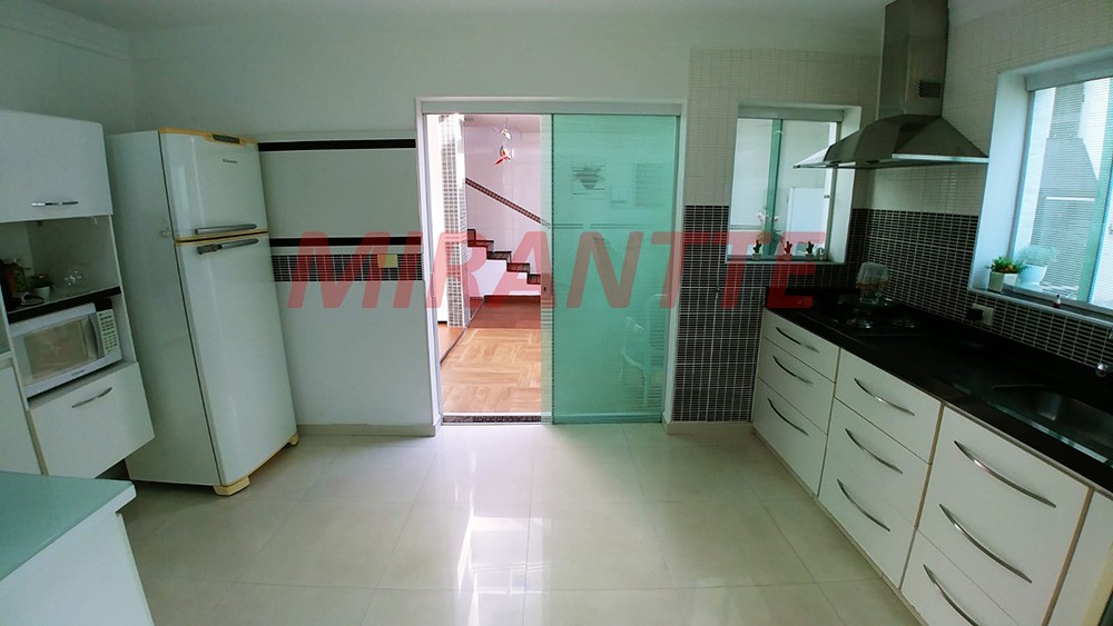Sobrado de 230m² com 4 quartos em Jardim França