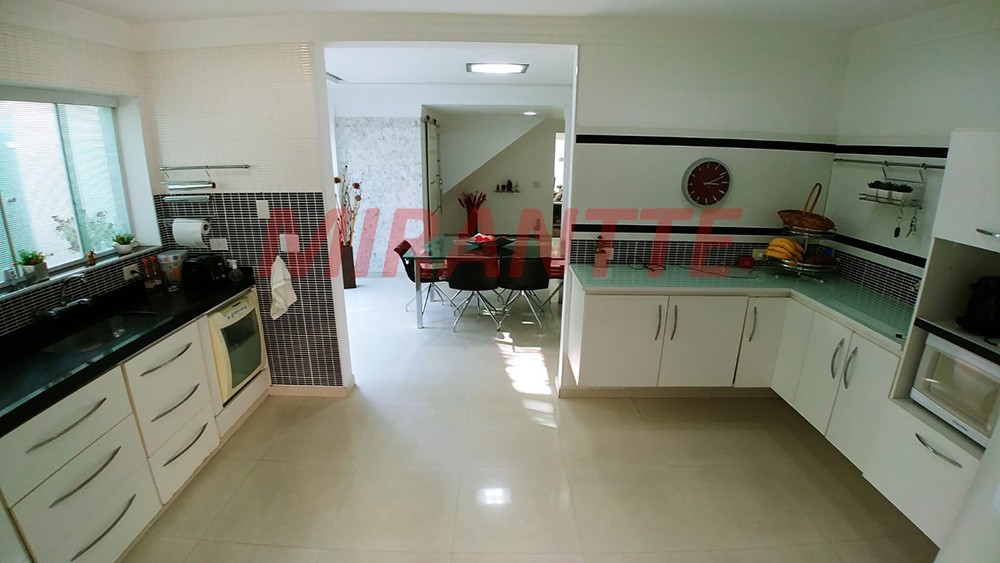 Sobrado de 230m² com 4 quartos em Jardim França