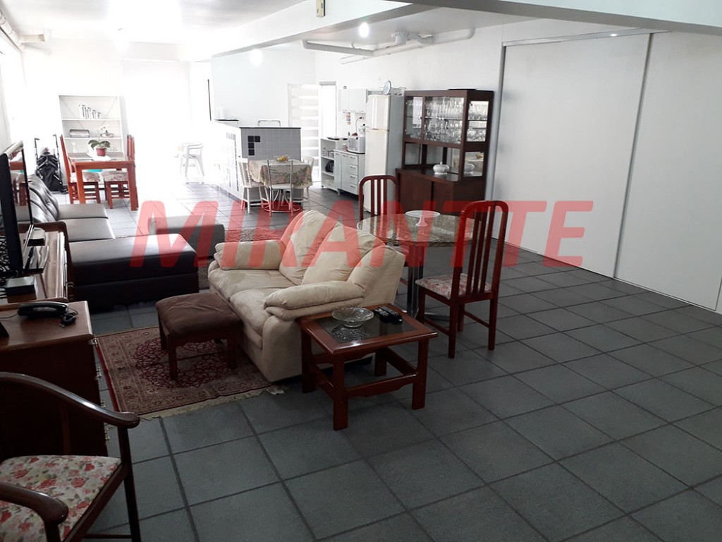 Casa terrea de 216m² com 3 quartos em Parque Peruche