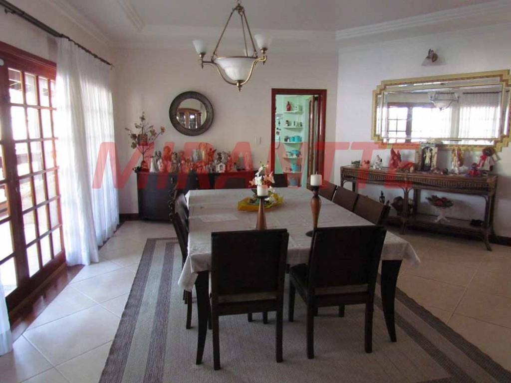 Sobrado de 566m² com 4 quartos em Vila Rio de Janeiro