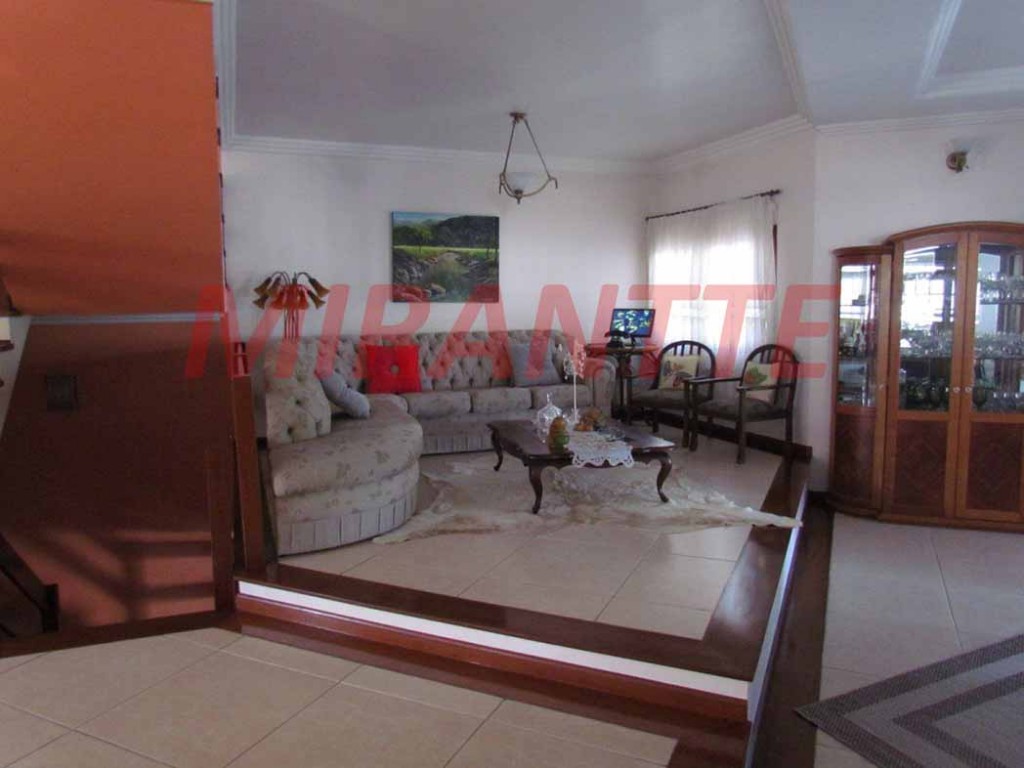 Sobrado de 566m² com 4 quartos em Vila Rio de Janeiro