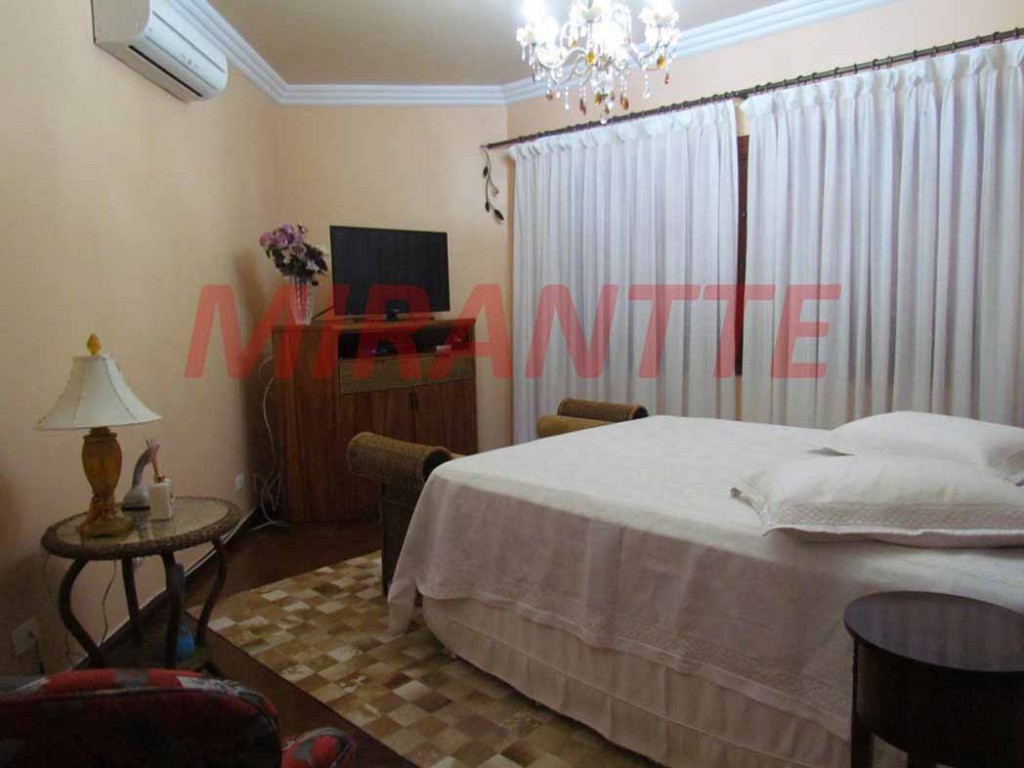 Sobrado de 566m² com 4 quartos em Vila Rio de Janeiro
