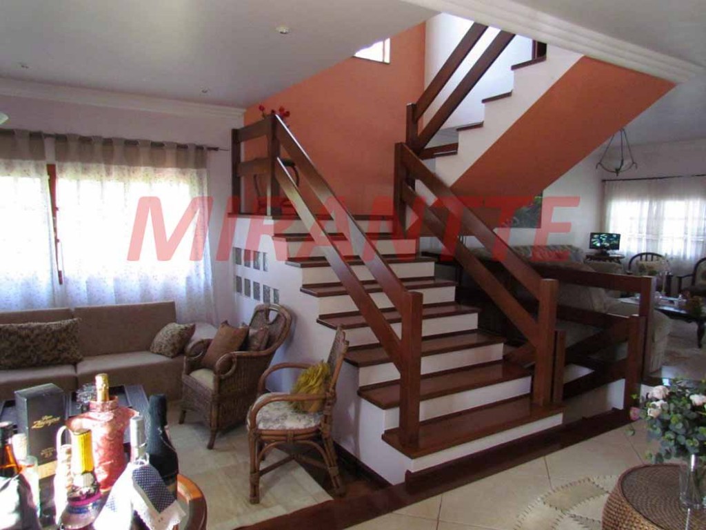 Sobrado de 566m² com 4 quartos em Vila Rio de Janeiro