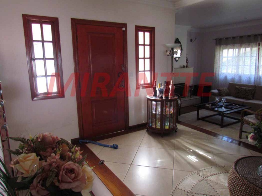 Sobrado de 566m² com 4 quartos em Vila Rio de Janeiro