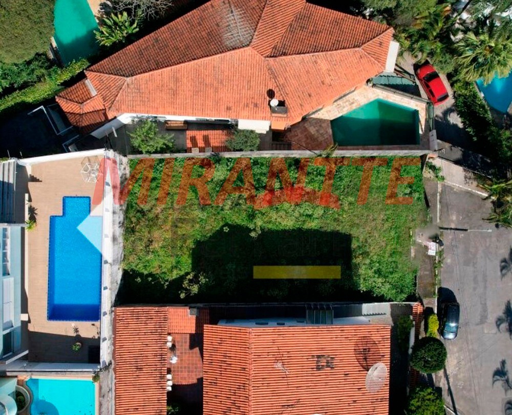 Terreno de 340m² em Barro Branco