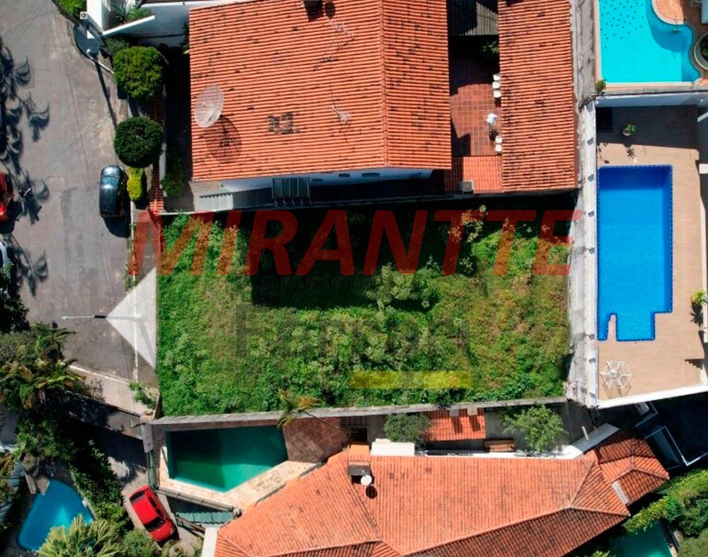 Terreno de 340m² em Barro Branco
