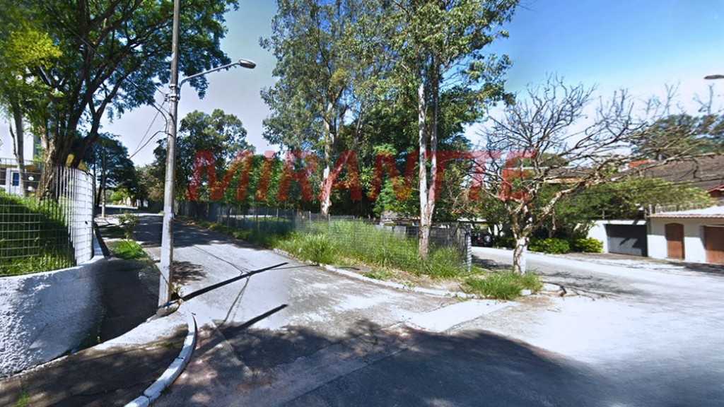 Terreno de 340m² em Barro Branco