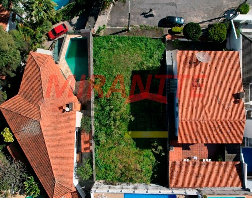 Terreno de 340m² em Barro Branco