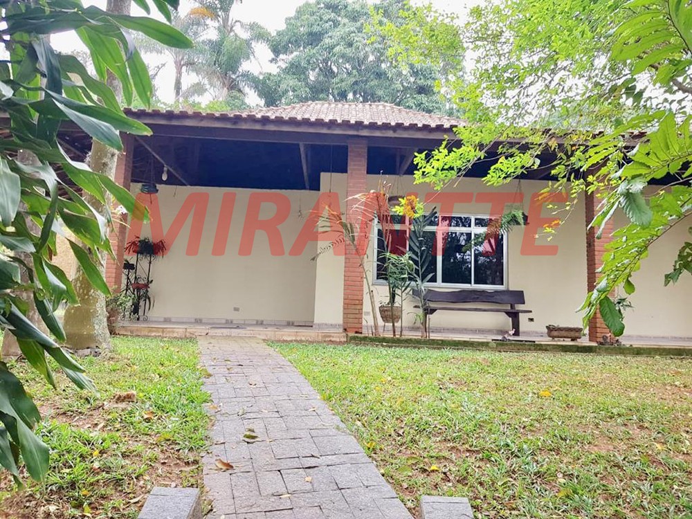 Casa terrea de 290m² com 4 quartos em Centro – Mairiporã