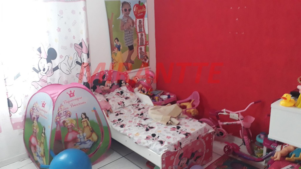 Sobrado de 130m² com 4 quartos em Vila Nova Galvão