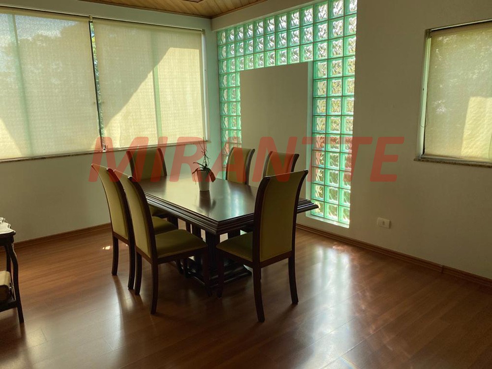 Sobrado de 480m² com 4 quartos em Serra da Cantareira