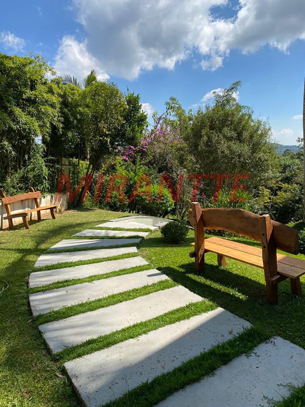 Sobrado de 480m² com 4 quartos em Serra da Cantareira