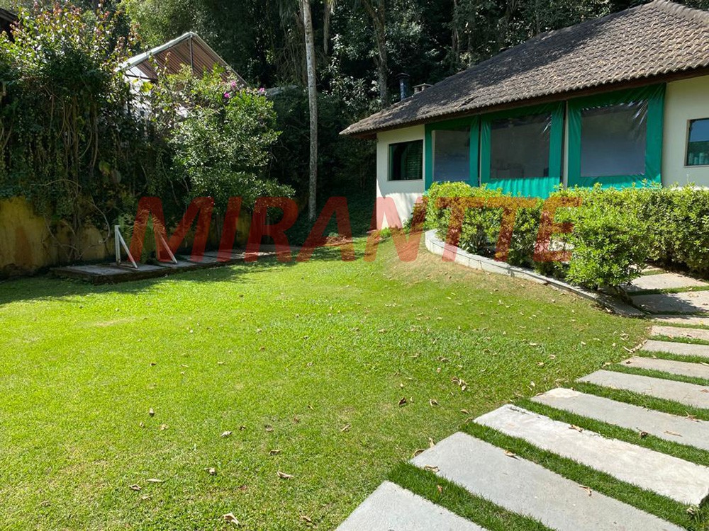 Sobrado de 480m² com 4 quartos em Serra da Cantareira
