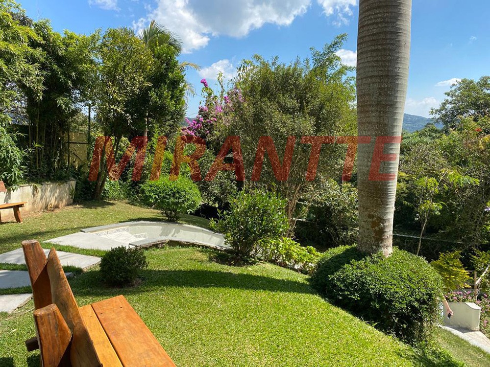 Sobrado de 480m² com 4 quartos em Serra da Cantareira