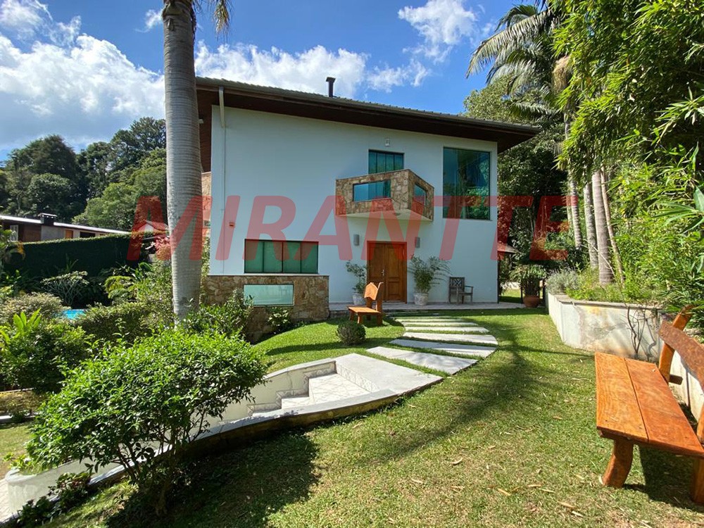 Sobrado de 480m² com 4 quartos em Serra da Cantareira