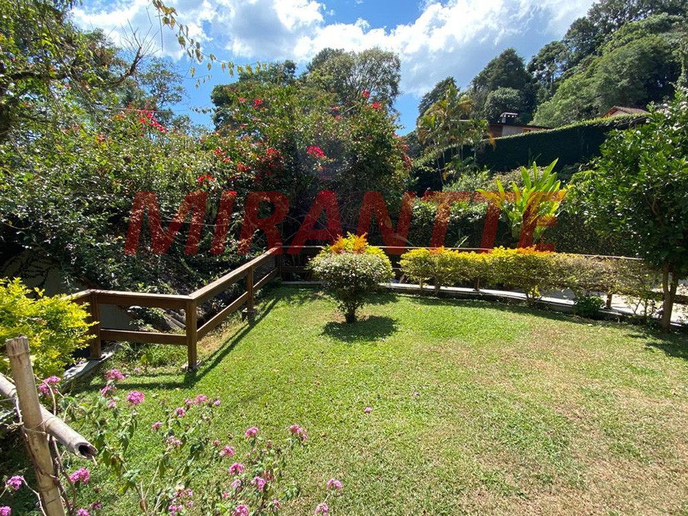 Sobrado de 480m² com 4 quartos em Serra da Cantareira