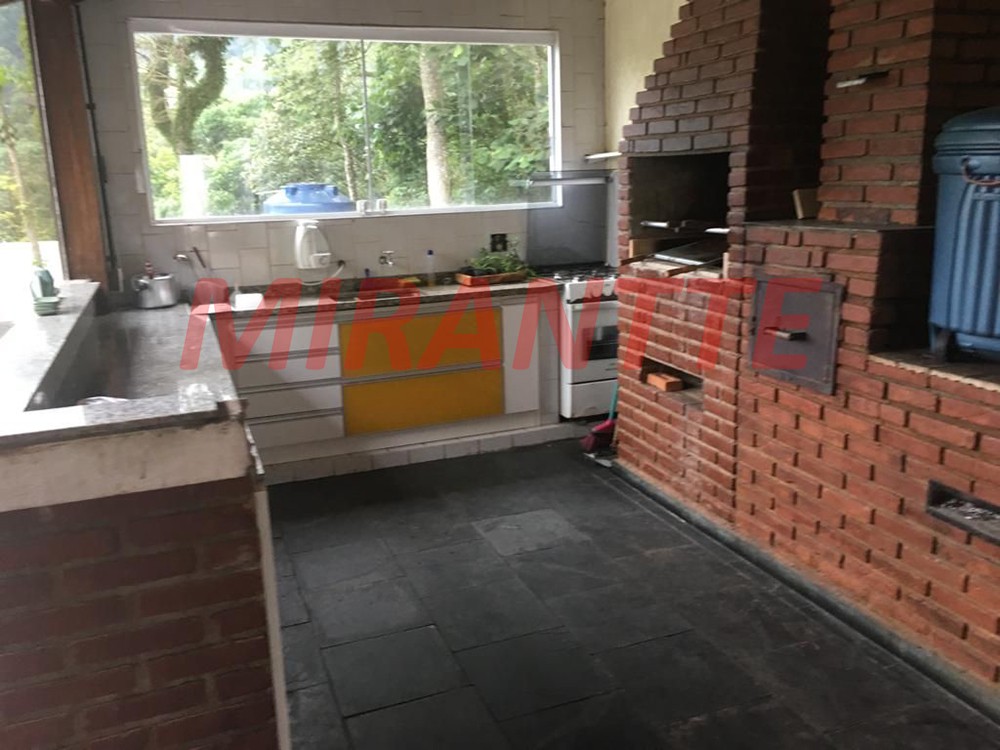 Sobrado de 370m² com 2 quartos em Serra Da Cantareira