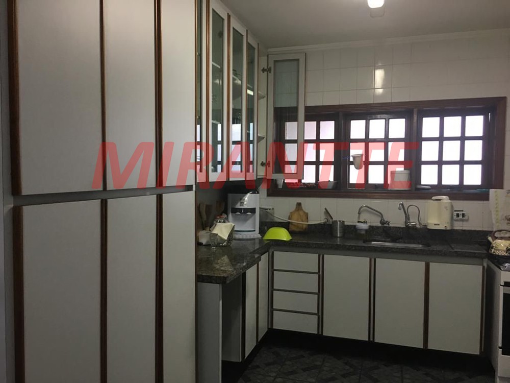 Sobrado de 370m² com 2 quartos em Serra Da Cantareira