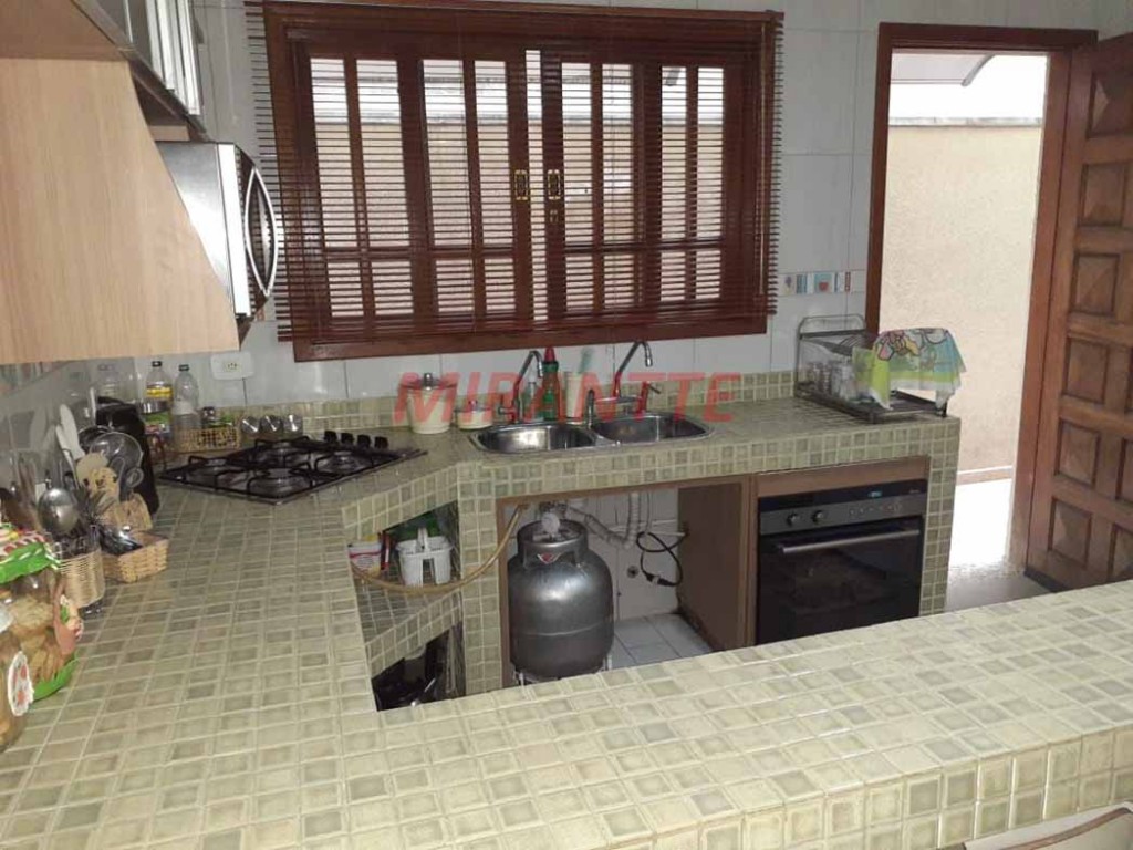 Sobrado de 199m² com 3 quartos em Vila Milton