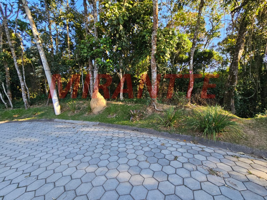 Terreno de 964m² em Serra da Cantareira