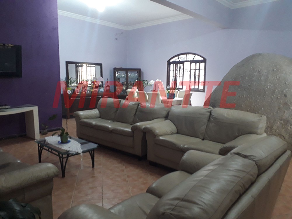 Sobrado de 800m² com 6 quartos em Serra da Cantareira