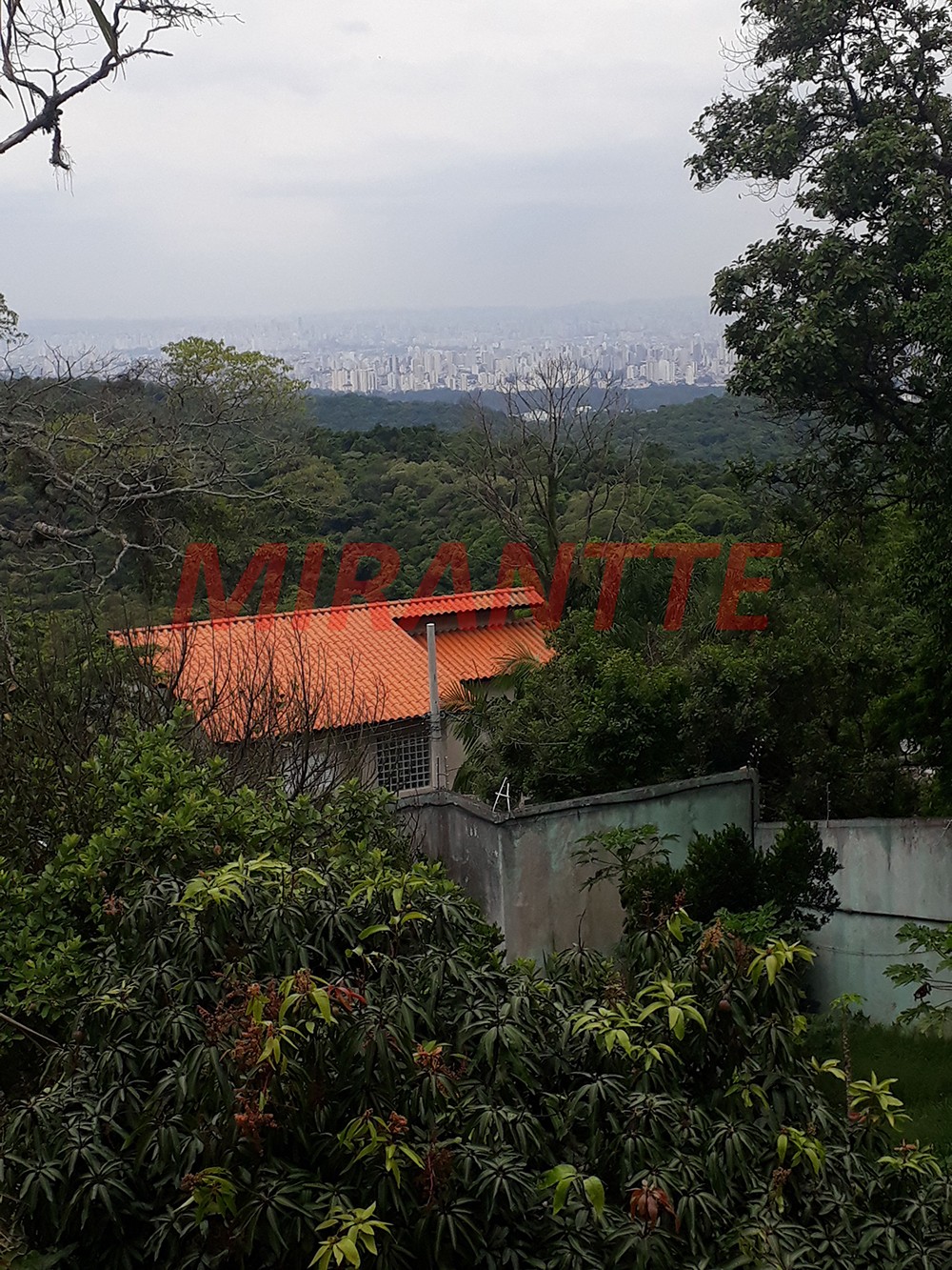 Sobrado de 800m² com 6 quartos em Serra da Cantareira