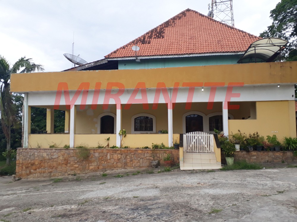 Sobrado de 800m² com 6 quartos em Serra da Cantareira