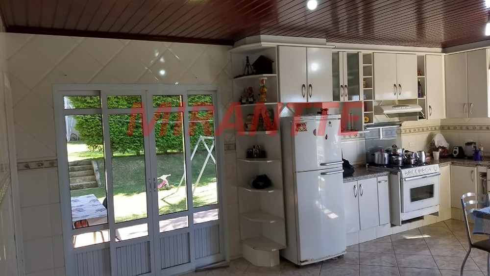 Casa terrea de 350m² com 4 quartos em Serra Da Cantareira