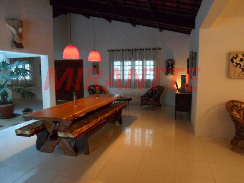 Casa terrea com 7 quartos em Pacheco