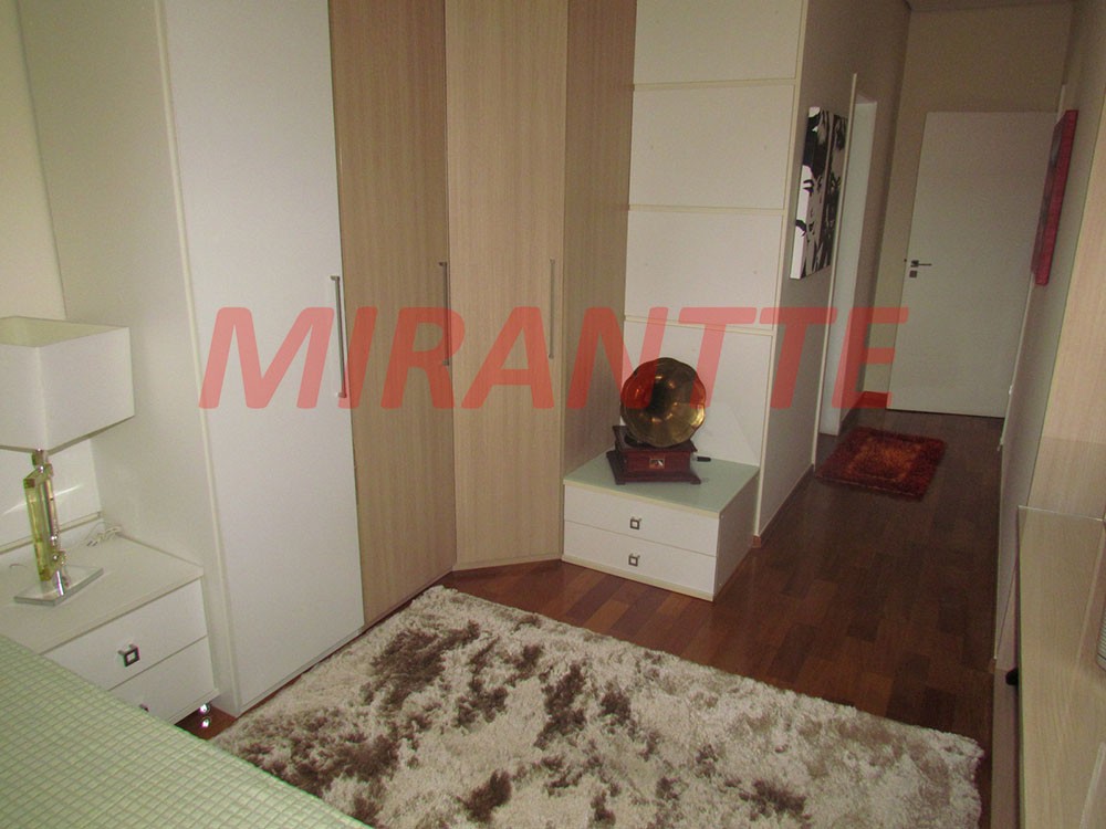 Sobrado de 310m² com 3 quartos em Parque Renato Maia