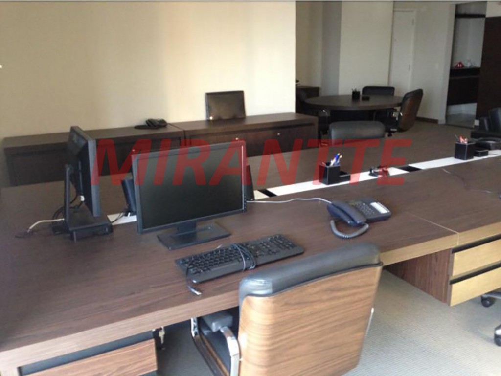 Comercial de 80m² em Santana