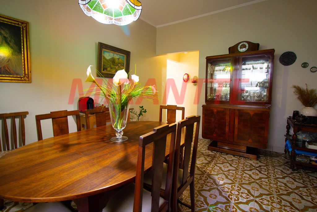 Sobrado de 275m² com 3 quartos em Bosque Maia