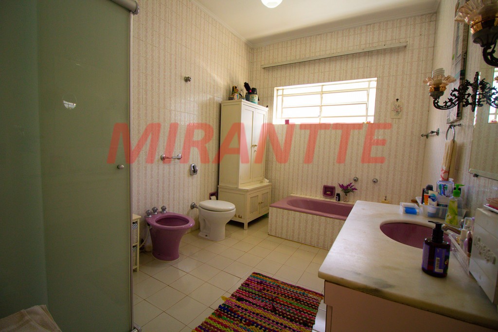 Sobrado de 275m² com 3 quartos em Bosque Maia