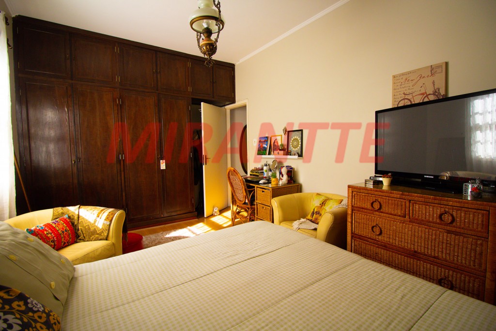 Sobrado de 275m² com 3 quartos em Bosque Maia