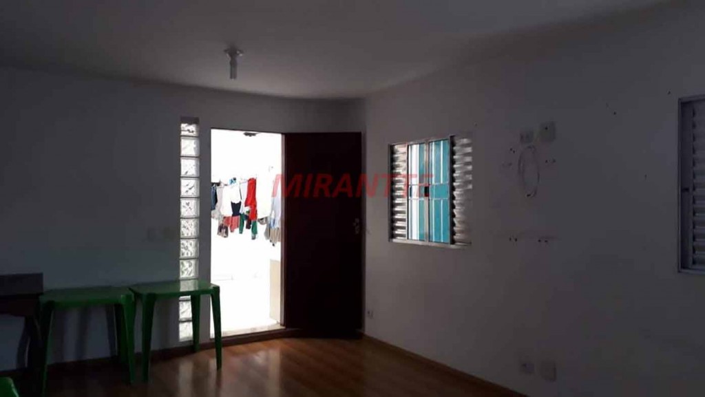 Sobrado de 159m² com 3 quartos em Vila Barros